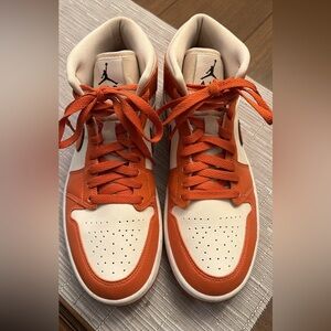 Women’s Nike Air Jordan 1 Hightop - Orange & Cream